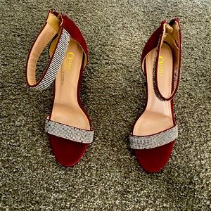Olivia Ferguson Burgundy heels size 7. Like new
